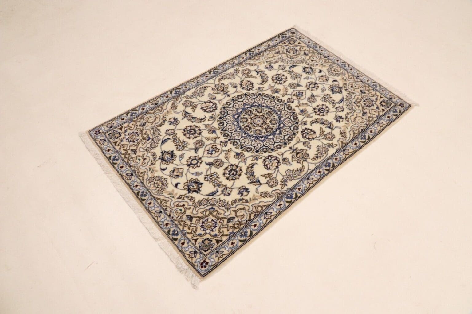 Perserteppich Super Nain 9 La 136 x 88 cm Wolle handgeknüpft