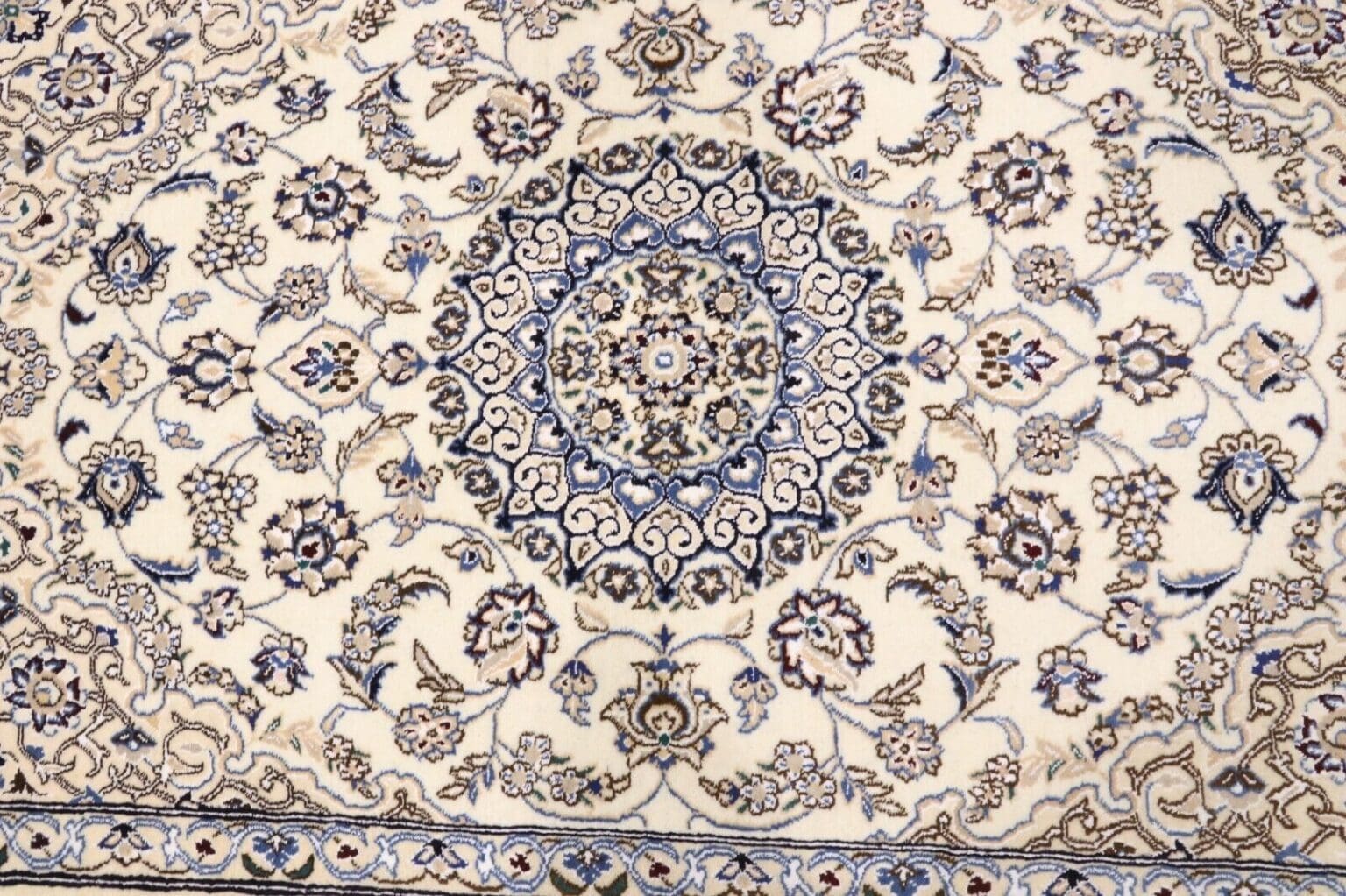 Perserteppich Super Nain 9 La 136 x 88 cm Wolle handgeknüpft