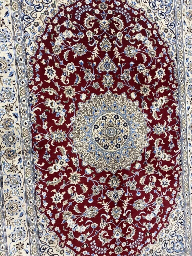Perserteppich Nain 240 x 158 cm Schurwolle handgeknüpft