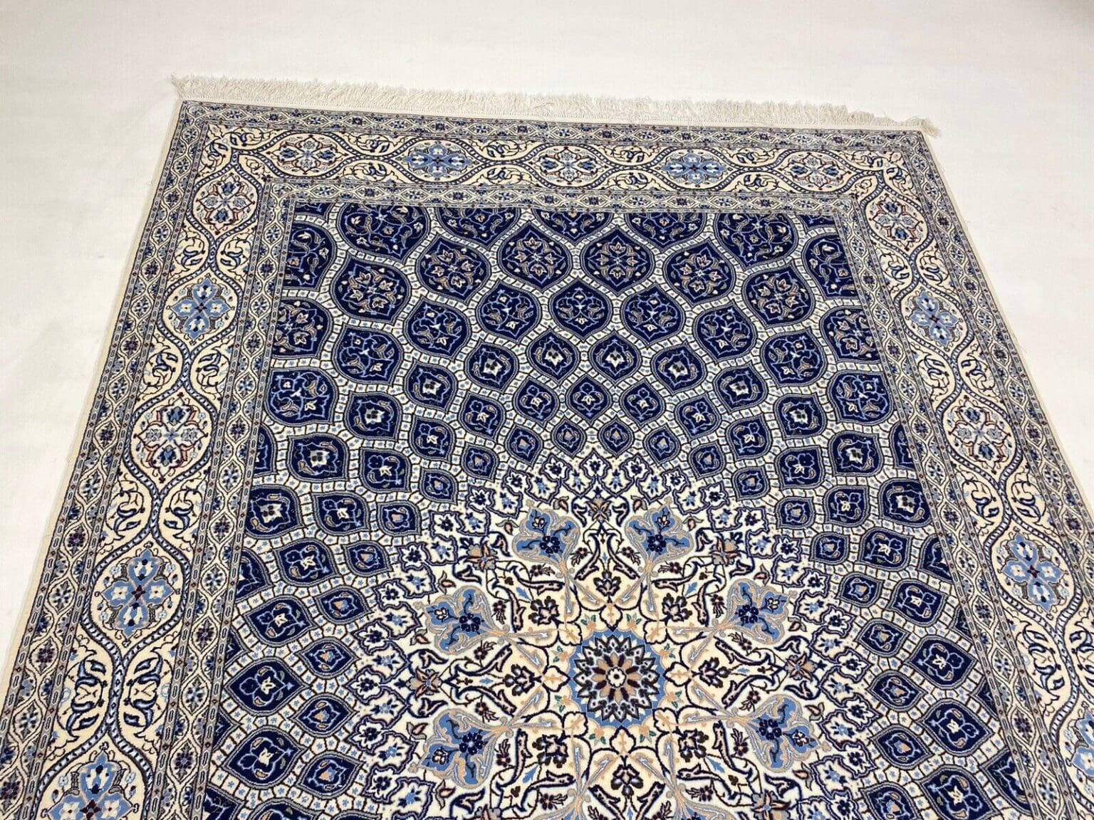 Perserteppich Nain 259 x 183 cm Korkwolle handgeknüpft