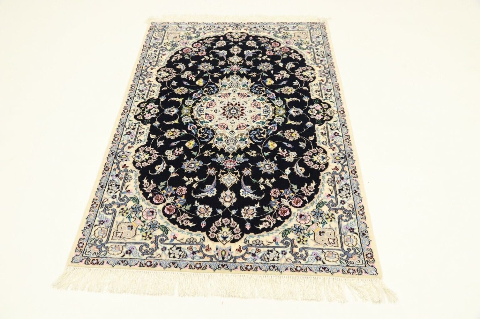 Perserteppich Nain 135 x 90 cm Korkwolle handgeknüpft