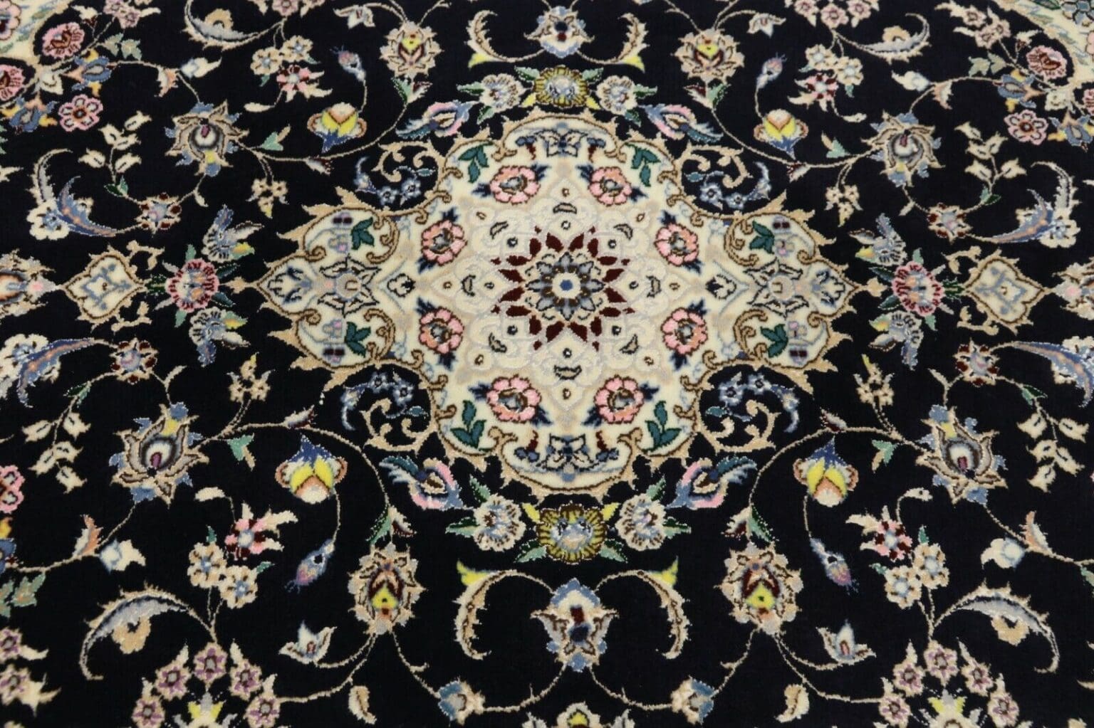 Perserteppich Nain 135 x 90 cm Korkwolle handgeknüpft