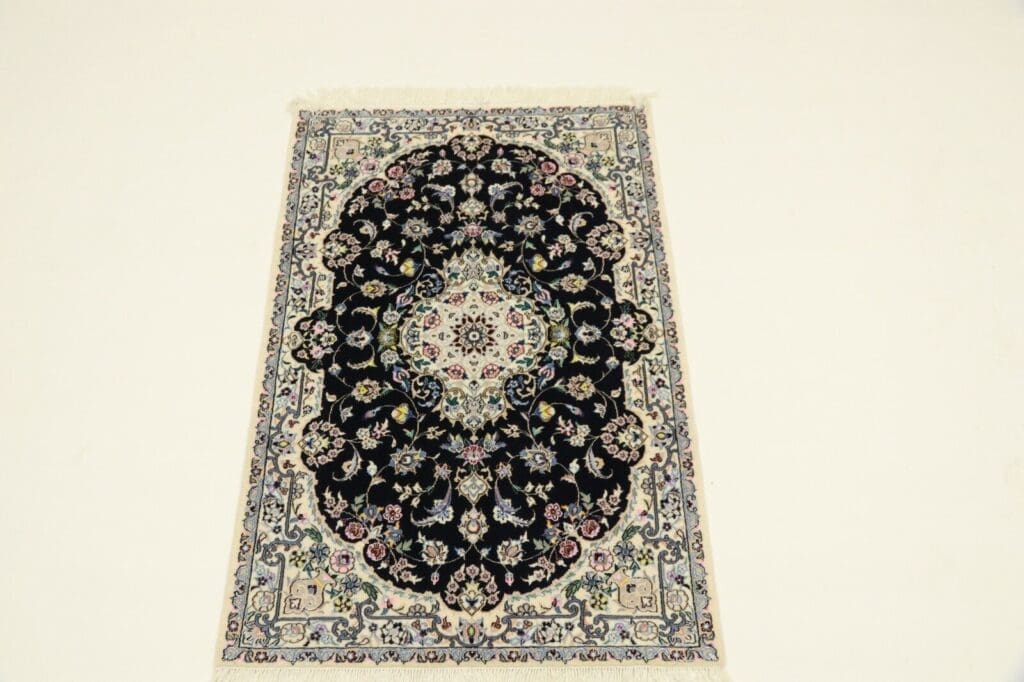 Perserteppich Nain 135 x 90 cm Korkwolle handgeknüpft