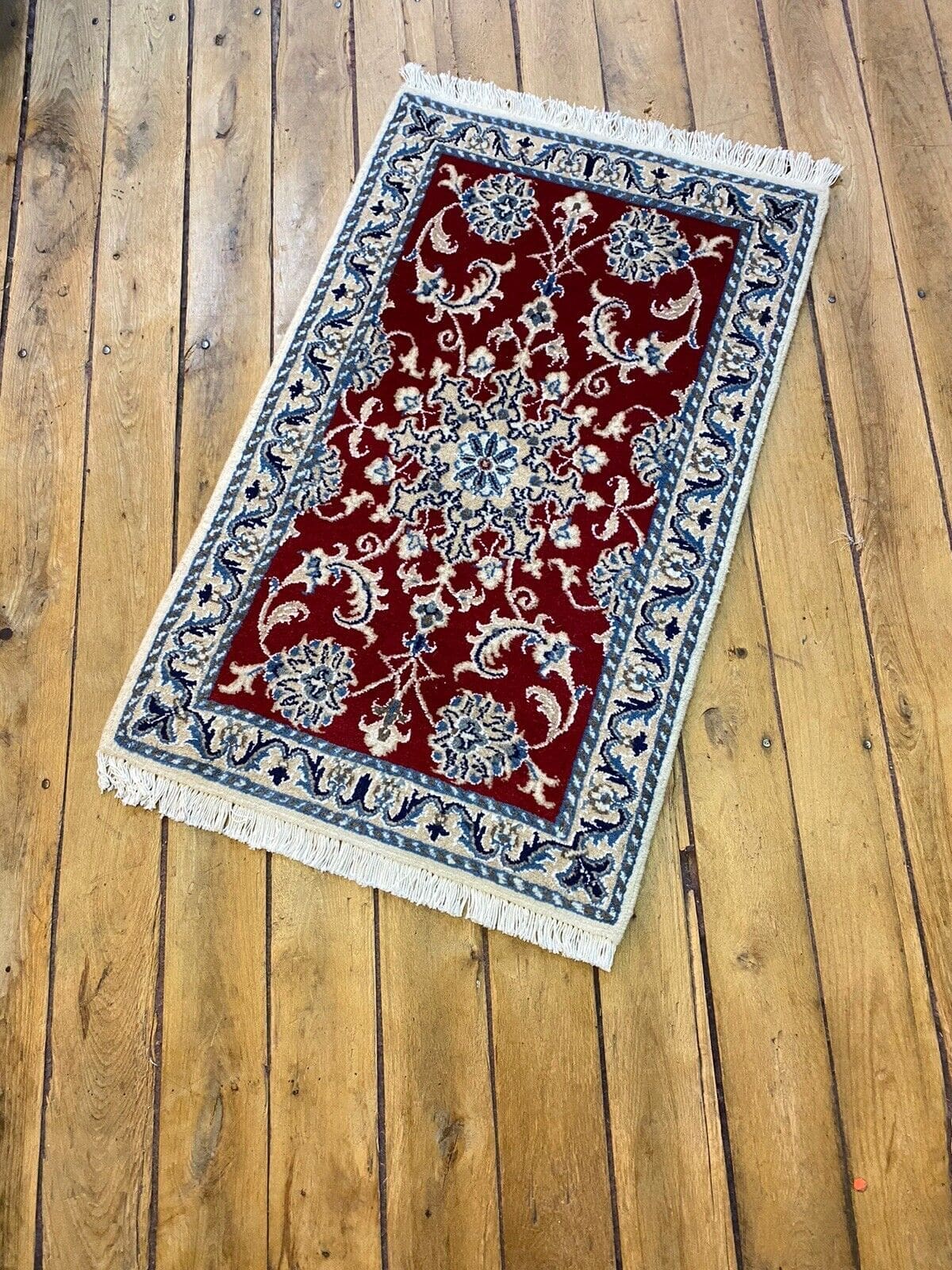 Perserteppich Nain 90 x 60 cm Schurwolle handgeknüpft