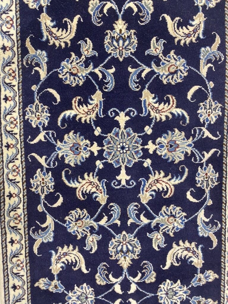 Perserteppich Nain 297 x 77 cm Wolle handgeknüpft