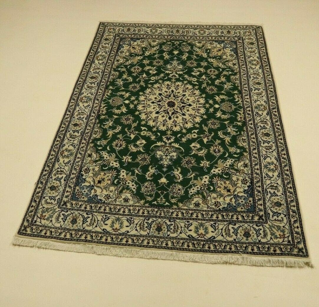 Perserteppich Nain 244 x 166 cm Wolle handgeknüpft