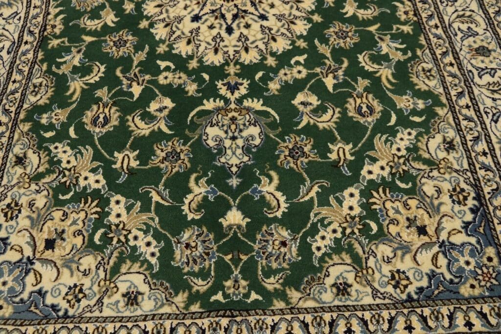 Perserteppich Nain 244 x 166 cm Wolle handgeknüpft