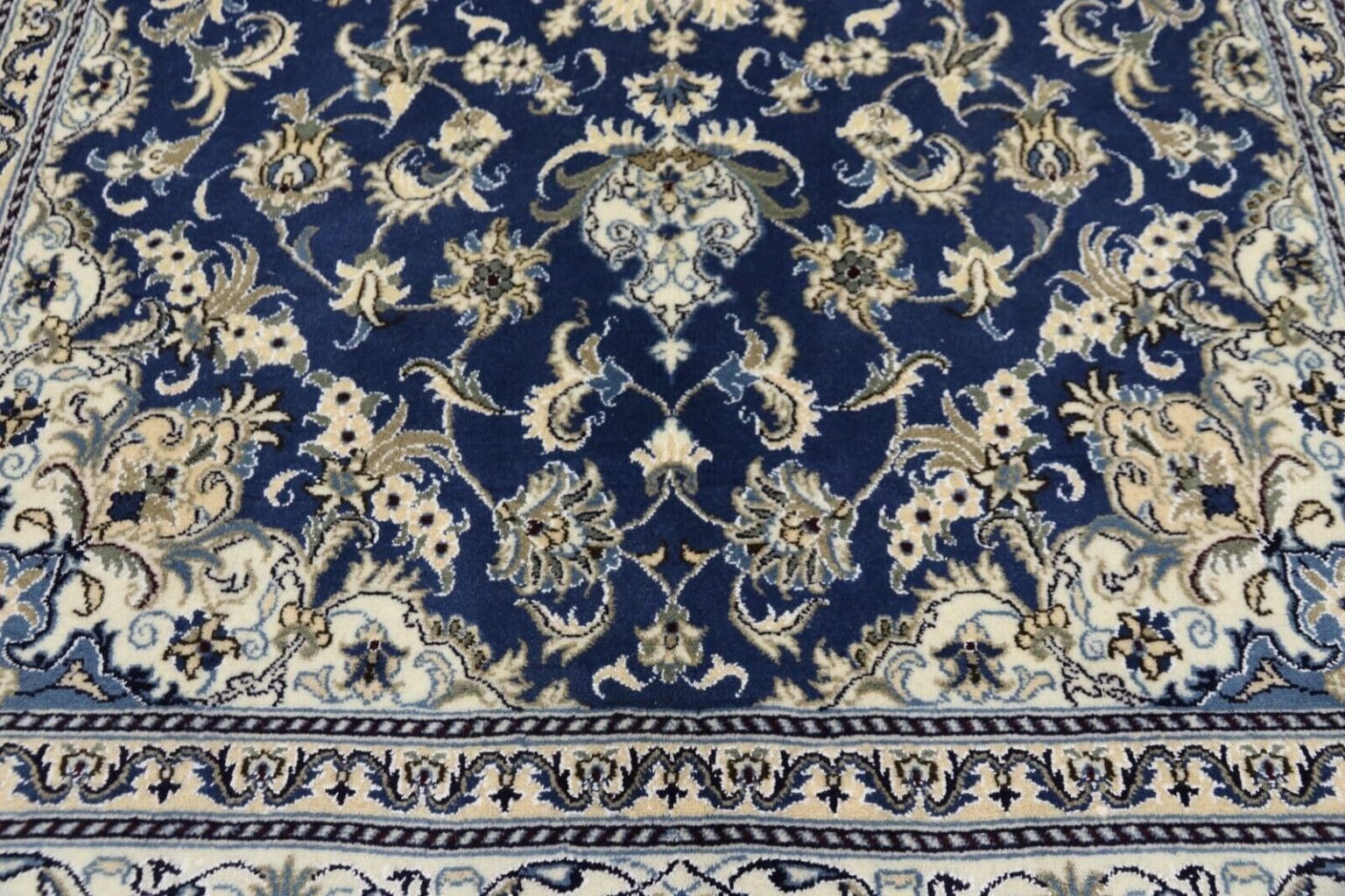 wunderschoner-orientteppich-244-x-168-cm-ca-300000-knoten-m-90 Perserteppich Nain 244 x 168 cm Schurwolle handgeknüpft