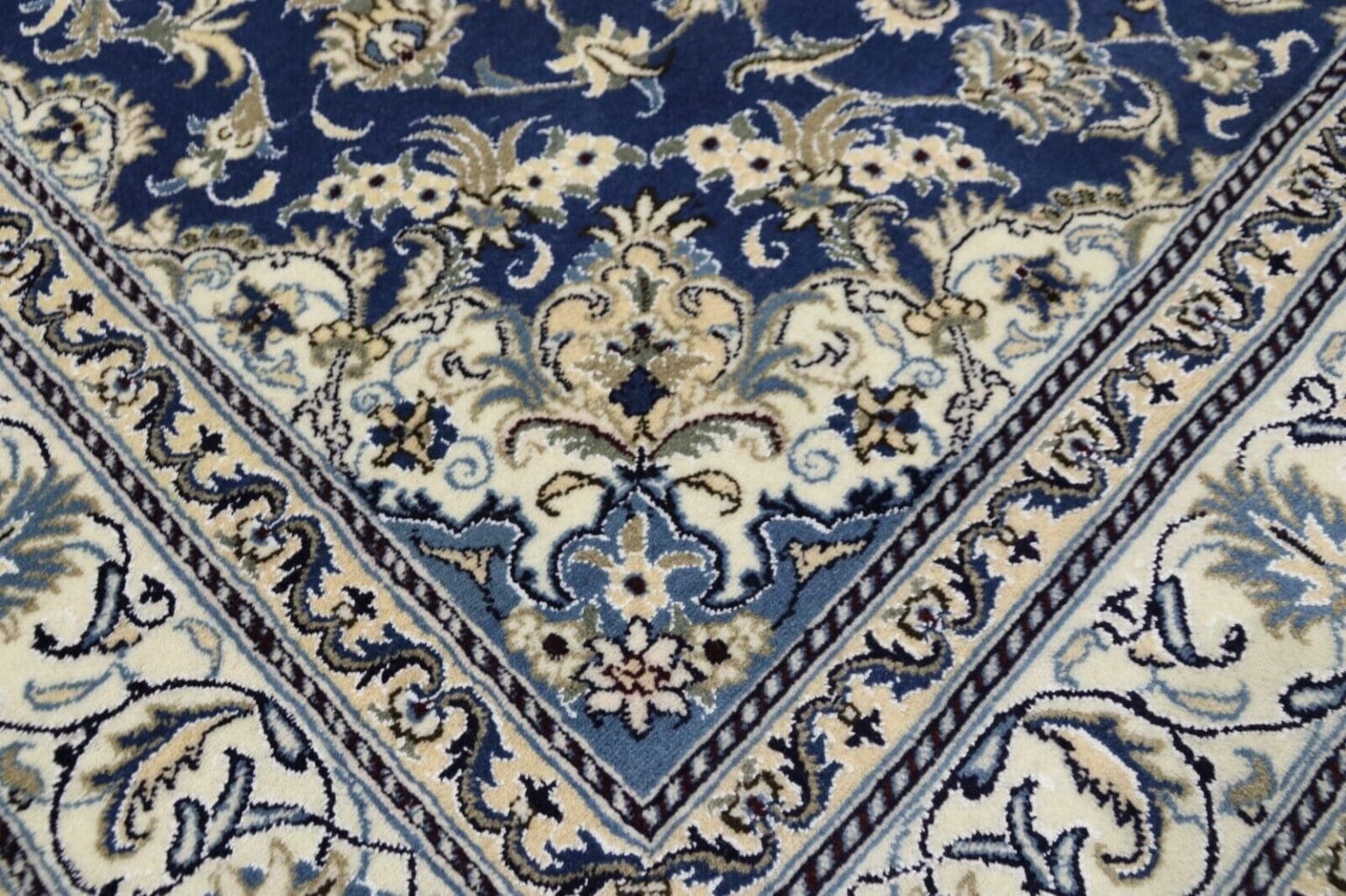 wunderschoner-orientteppich-244-x-168-cm-ca-300000-knoten-m-90-1-2 Perserteppich Nain 244 x 168 cm Schurwolle handgeknüpft