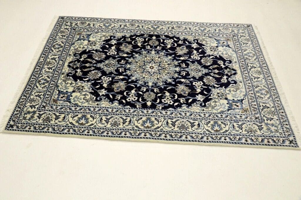 Perserteppich Nain 200 x 145 cm Wolle handgeknüpft