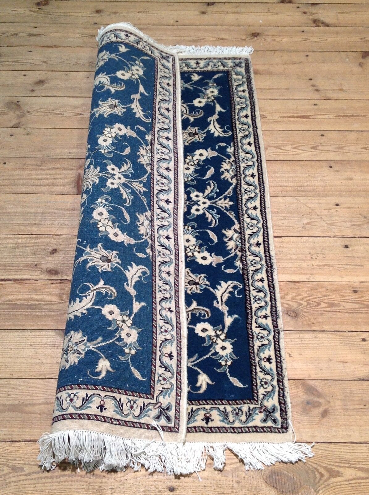 Perserteppich Nain 138 x 88 cm Schurwolle handgeknüpft