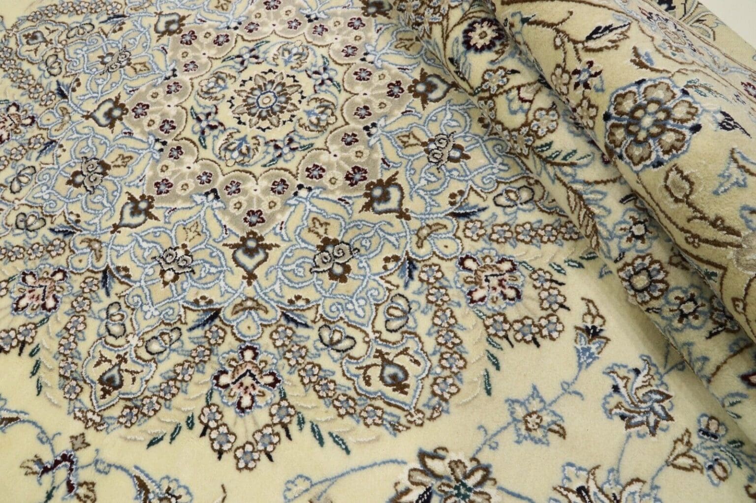 Perserteppich Nain 360 x 245 cm Wolle handgeknüpft