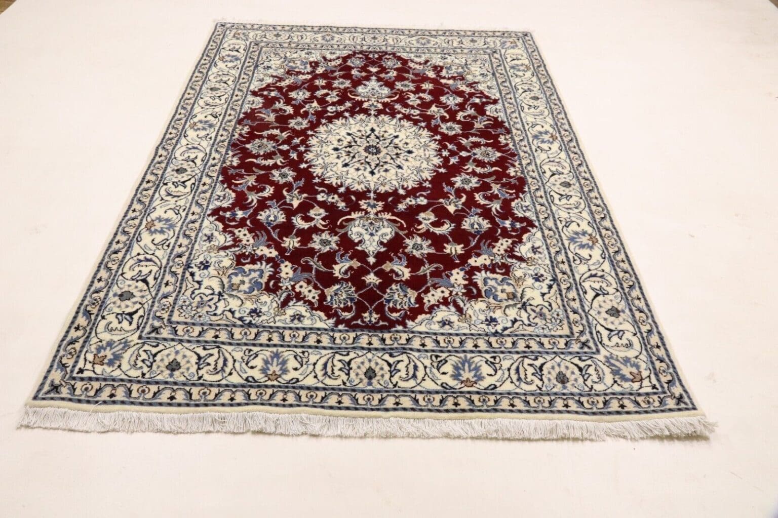 Perserteppich Nain 237 x 161 cm Wolle handgeknüpft
