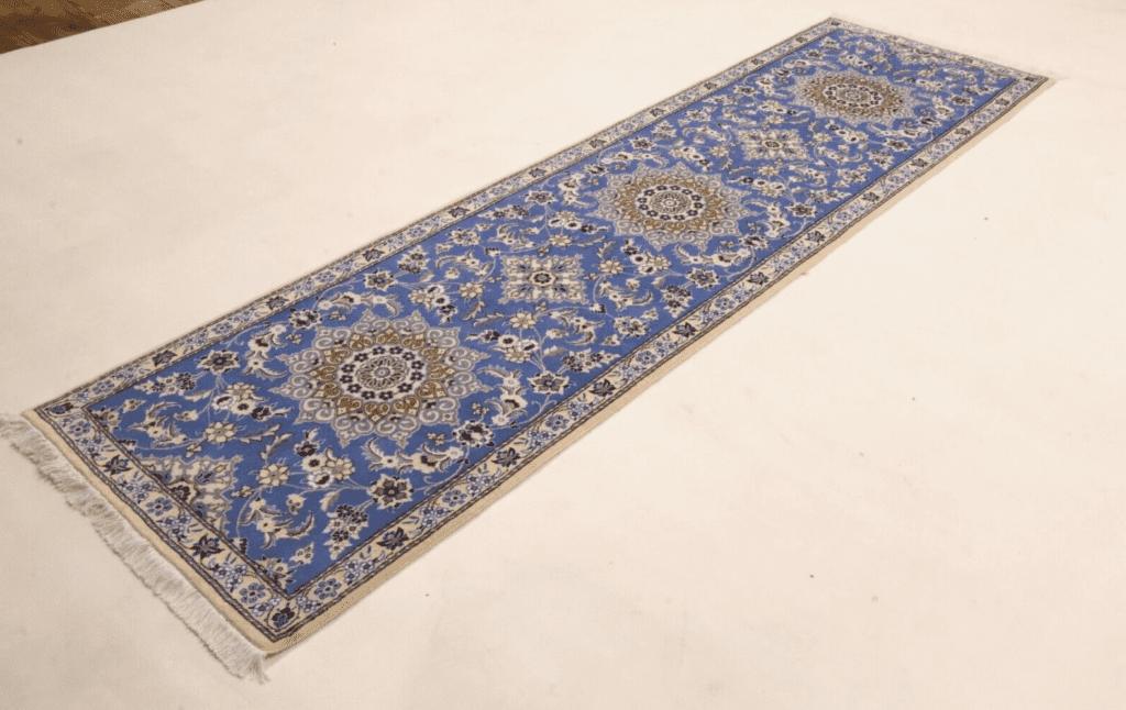 Perserteppich Nain 298 x 82 cm handgeknüpft (Verkauft)