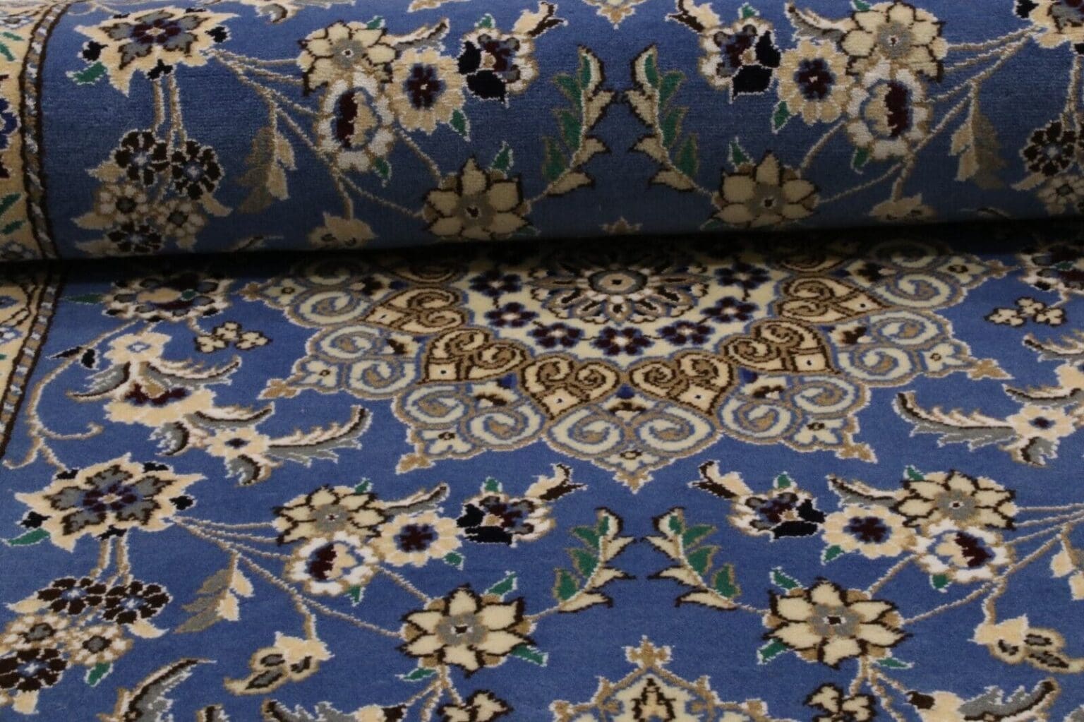 Perserteppich Nain 298 x 82 cm handgeknüpft (Verkauft)