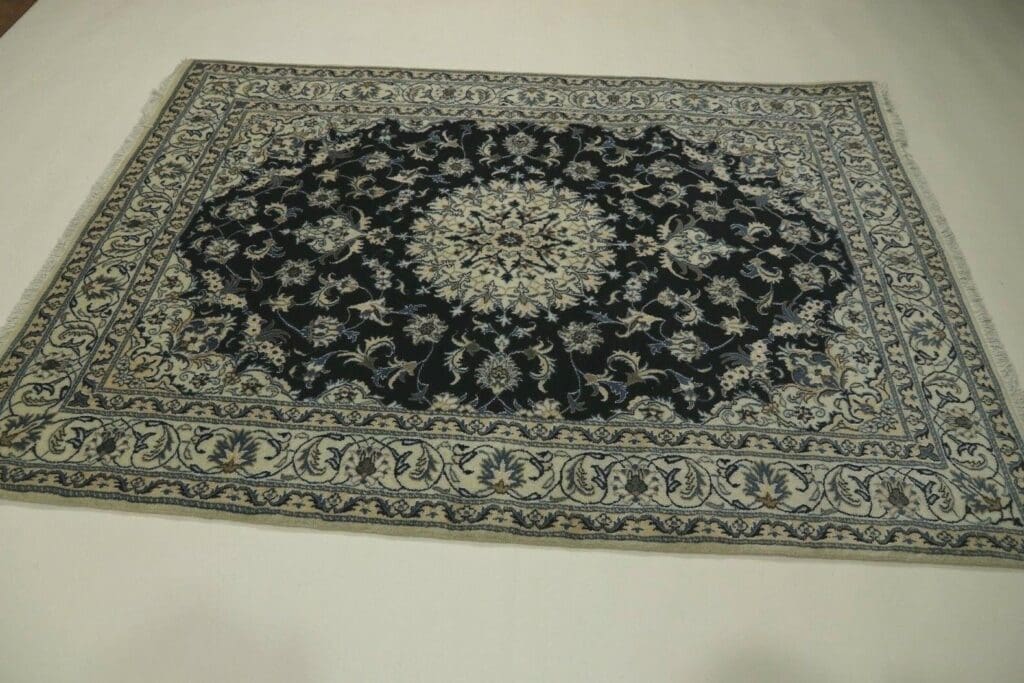 Perserteppich Nain 242 x 172 cm Wolle handgeknüpft