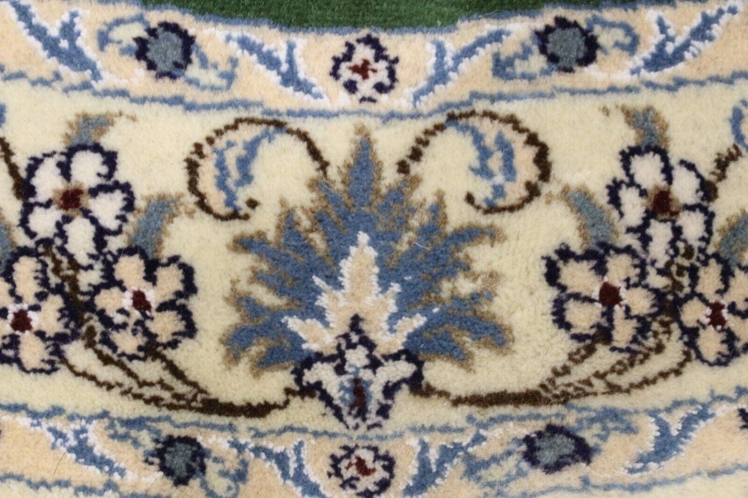 wunderschoner-perserteppich-nain-100-x-100-cm-ca-300000-knoten-m-90-1-2 Perserteppich Nain 100 x 100 cm Wolle handgeknüpft