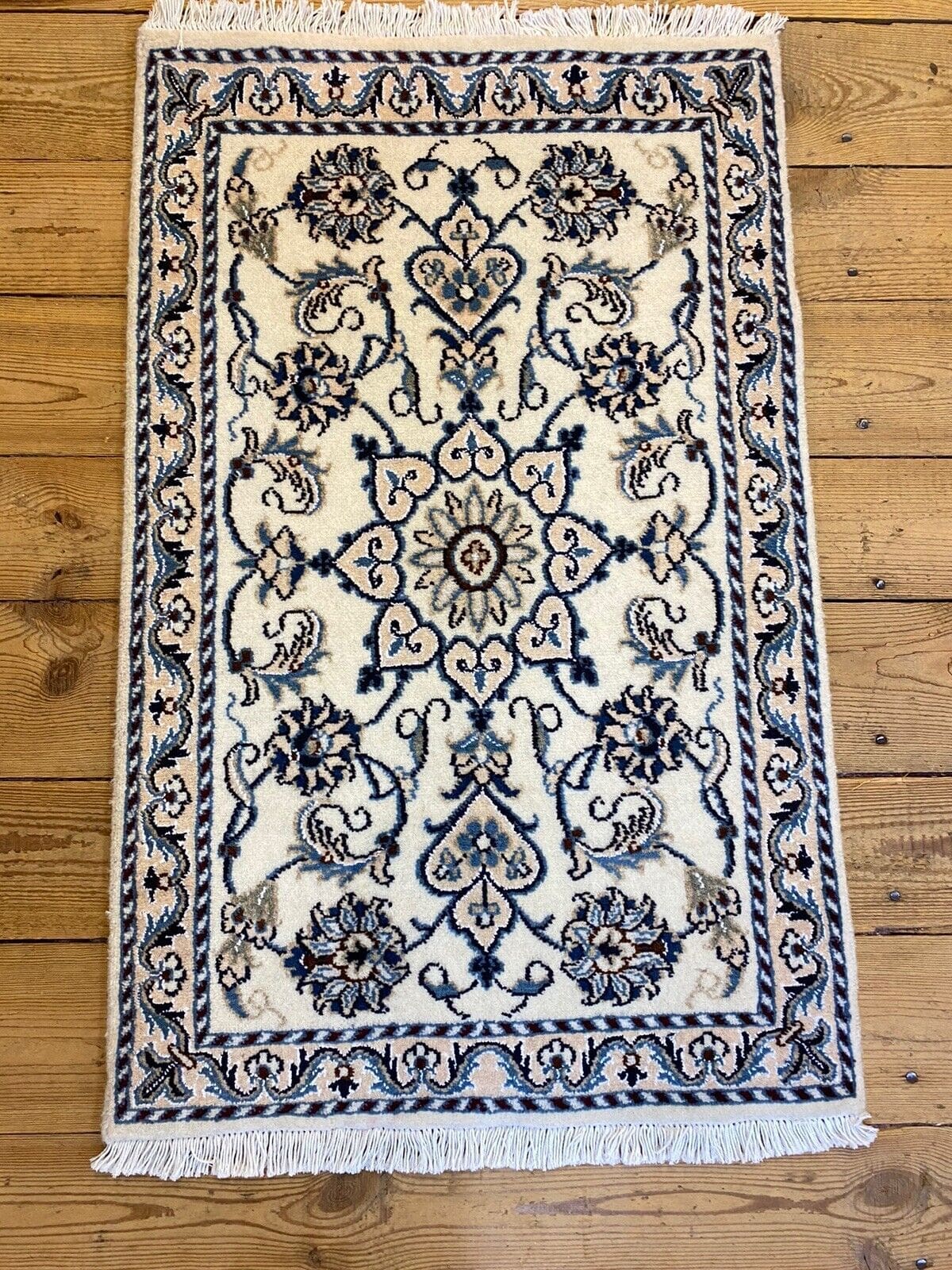 Perserteppich Nain 90 x 60 cm Schurwolle handgeknüpft