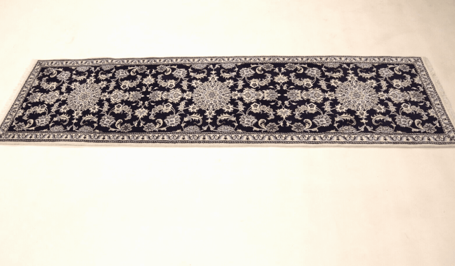 Perserteppich Nain 290 x 77 cm Wolle handgeknüpft