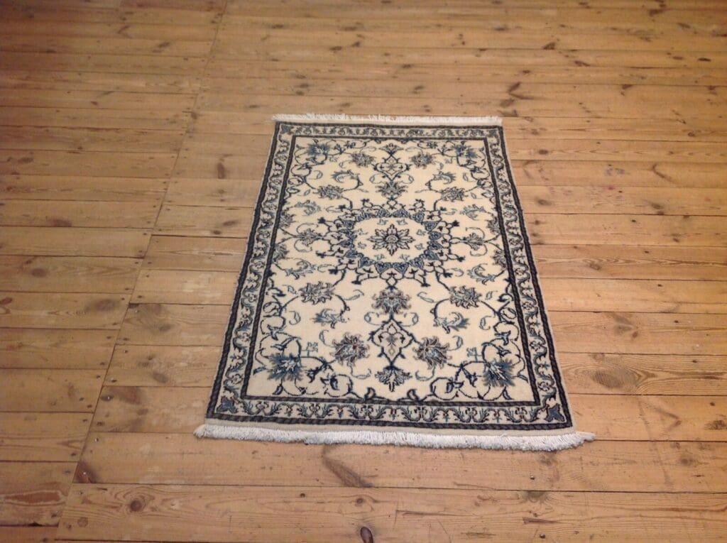 Perserteppich Nain 135 x 85 cm Wolle handgeknüpft