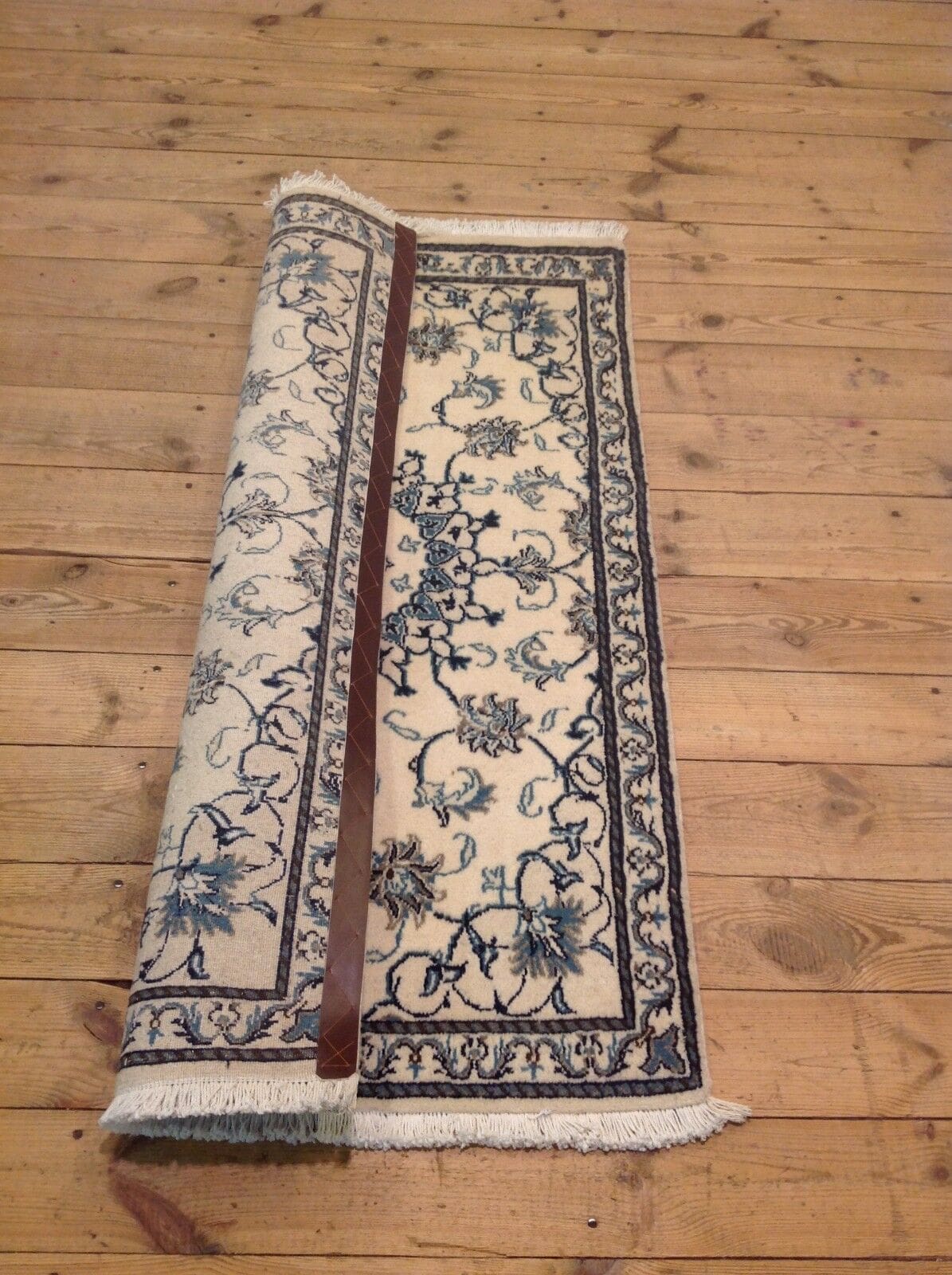 Perserteppich Nain 135 x 85 cm Wolle handgeknüpft
