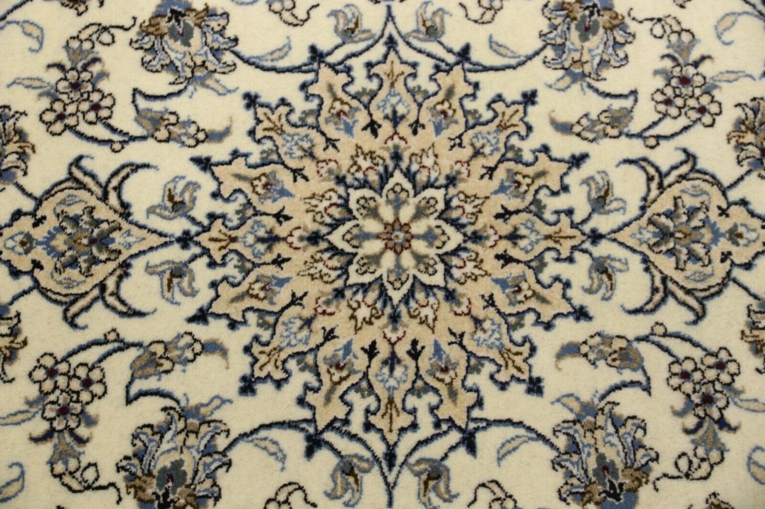 Perserteppich Super Nain 200 x 144 cm Schurwolle handgeknüpft