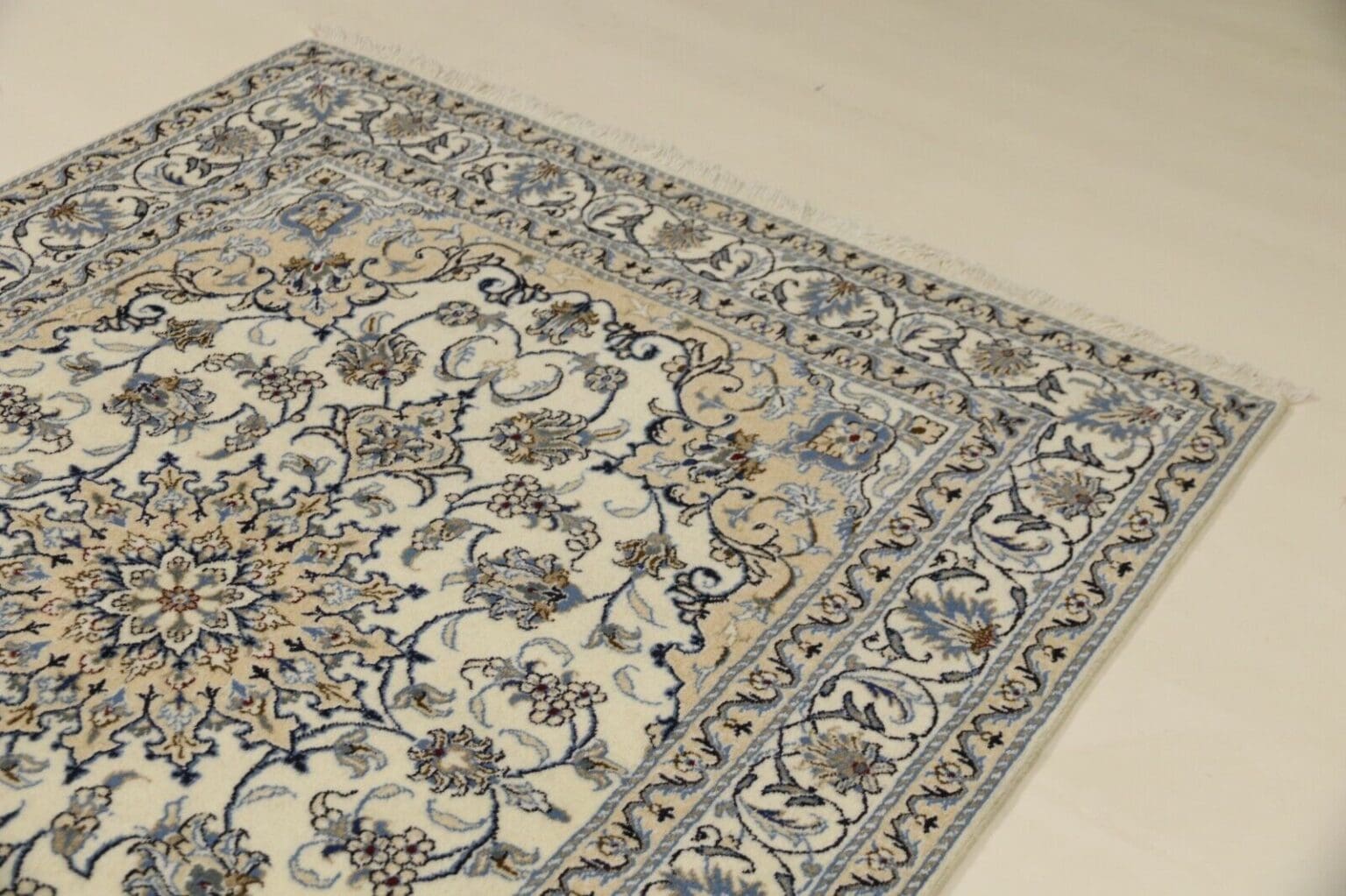 Perserteppich Super Nain 200 x 144 cm Schurwolle handgeknüpft