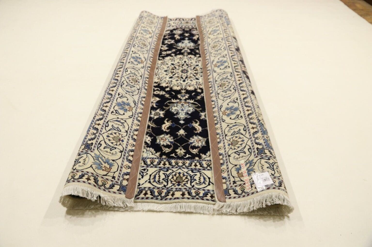 Perserteppich Nain 238 x 169 cm Wolle handgeknüpft