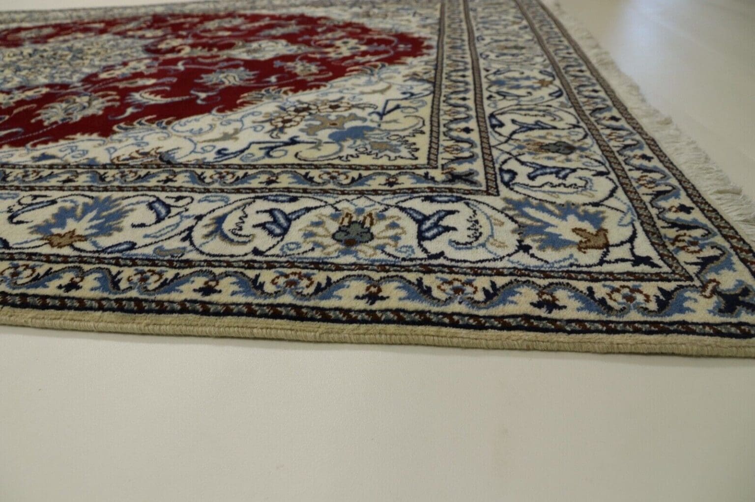 Perserteppich Nain 234 x 172 cm Schurwolle handgeknüpft