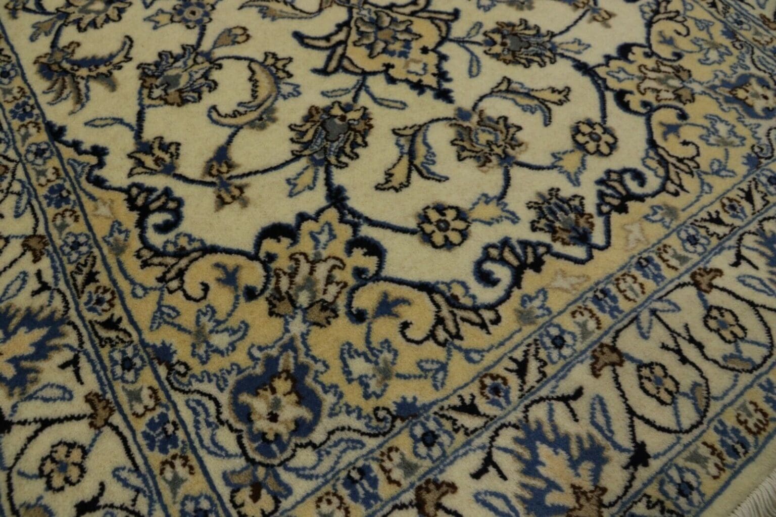 Perserteppich Nain 203 x 125 cm Wolle handgeknüpft