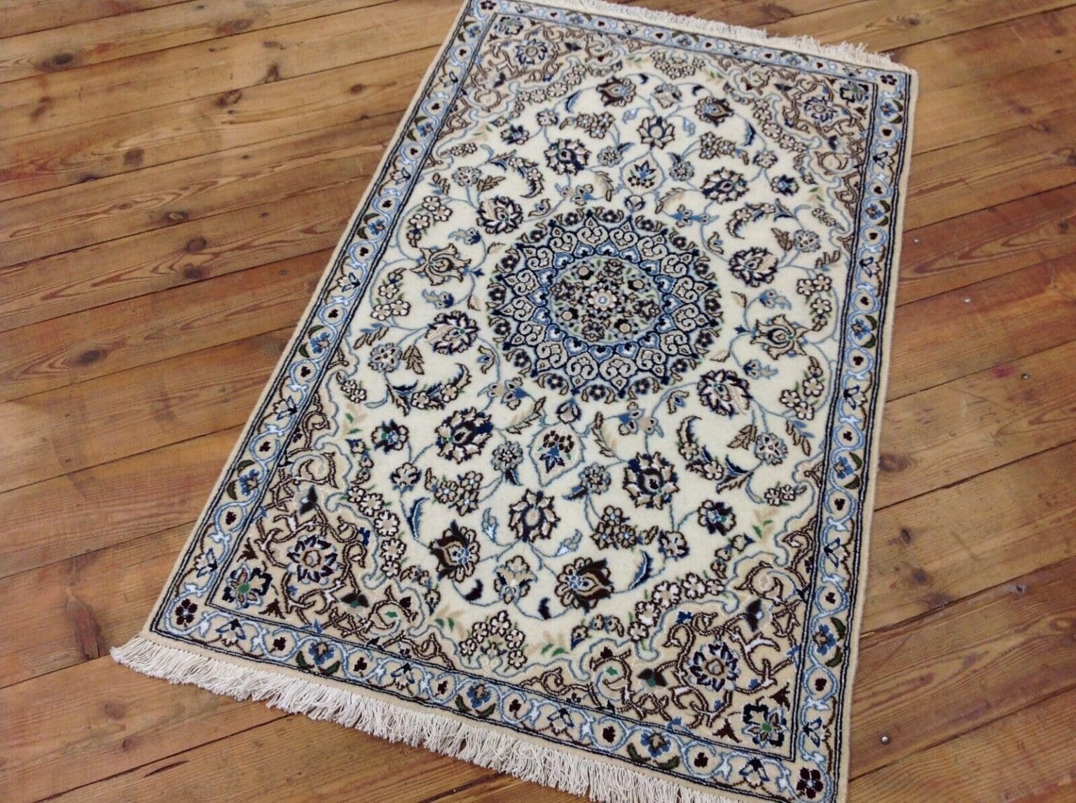 Perserteppich Nain 137 x 88 cm Wolle handgeknüpft