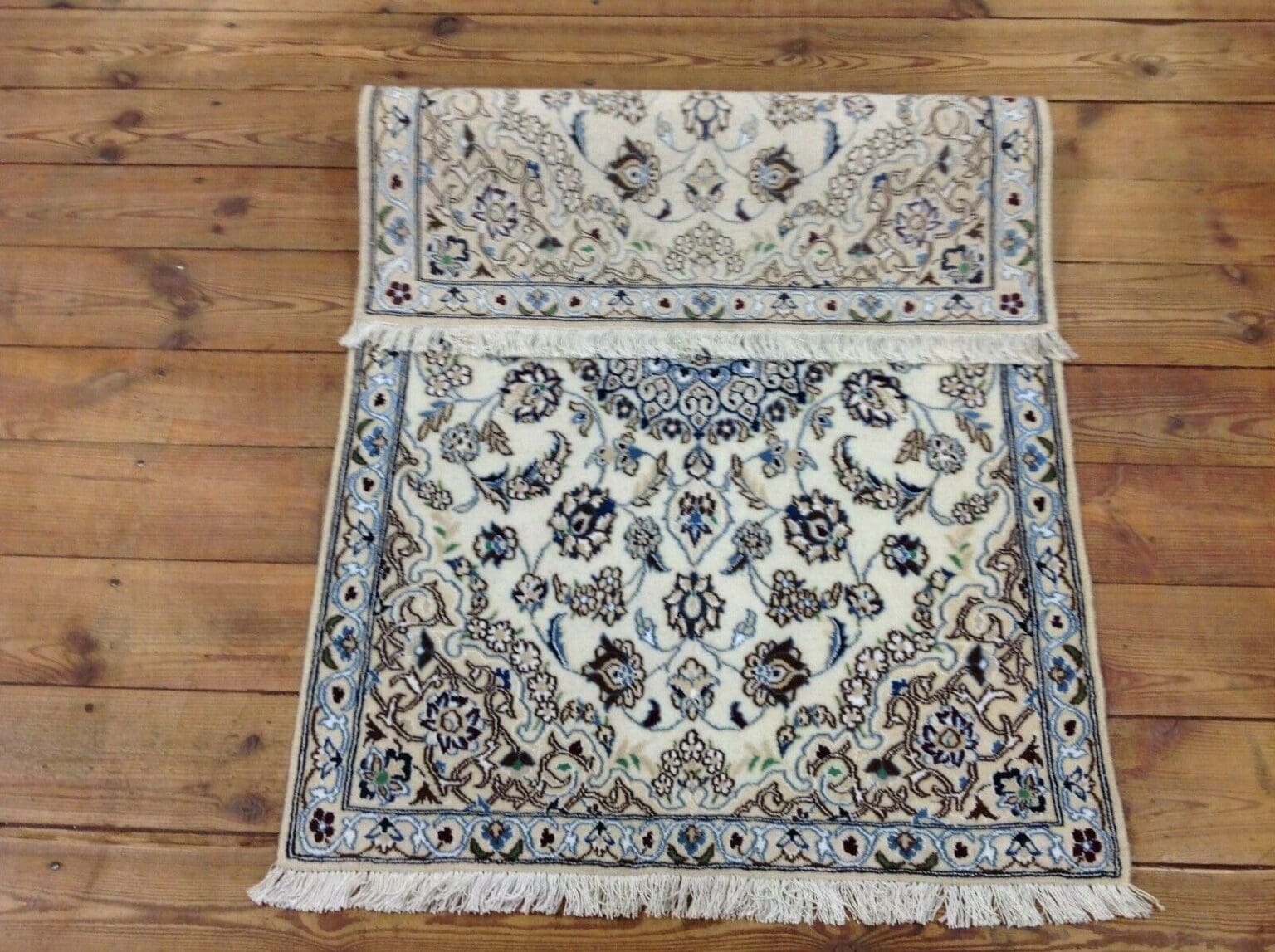 Perserteppich Nain 137 x 88 cm Wolle handgeknüpft