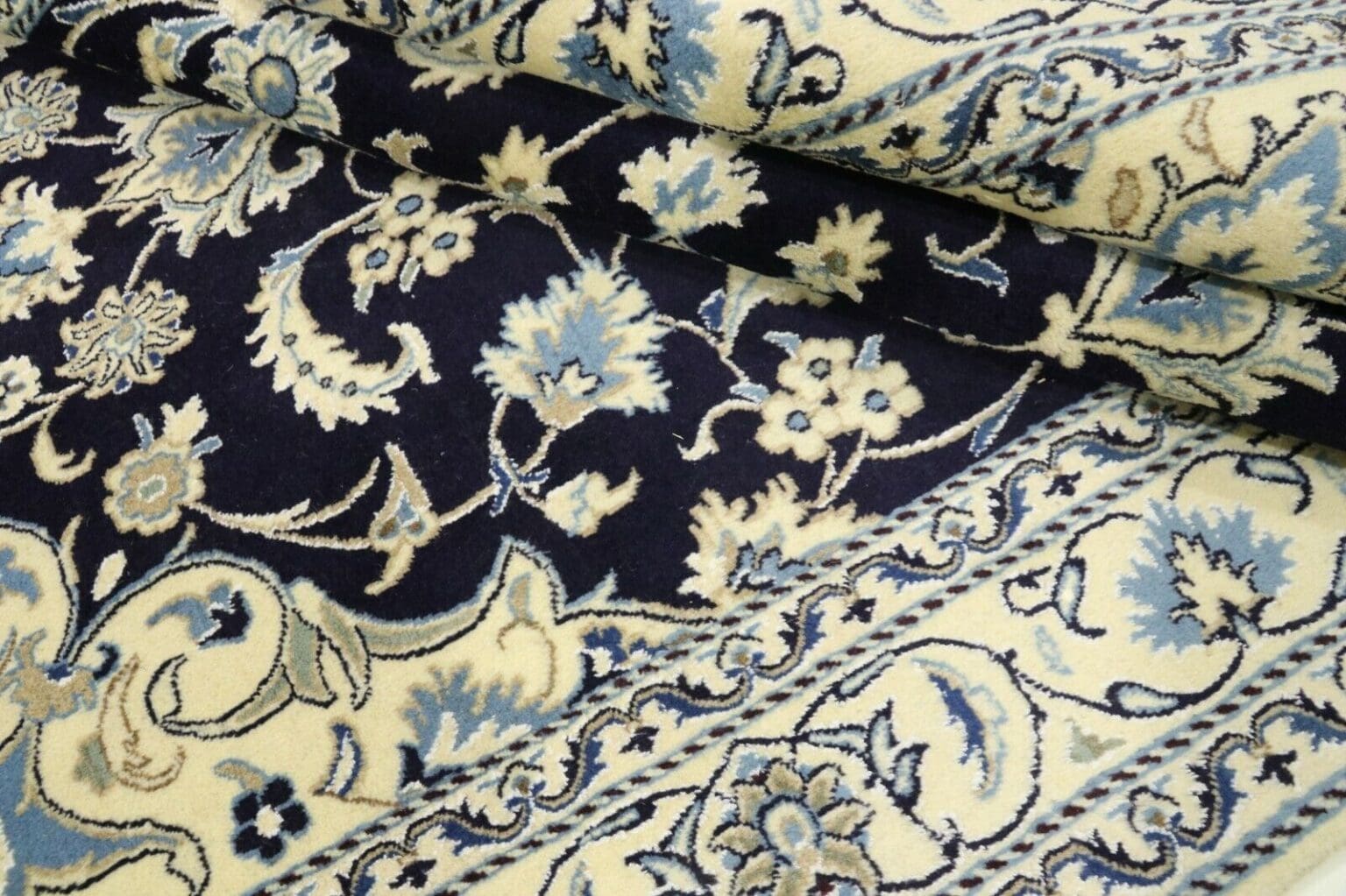 Perserteppich Super Nain 244 x 160 cm Wolle handgeknüpft