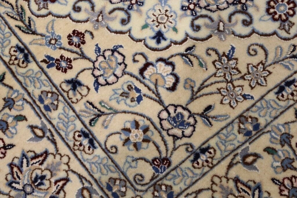 Perserteppich Nain 172 x 117 cm Korkwolle handgeknüpft