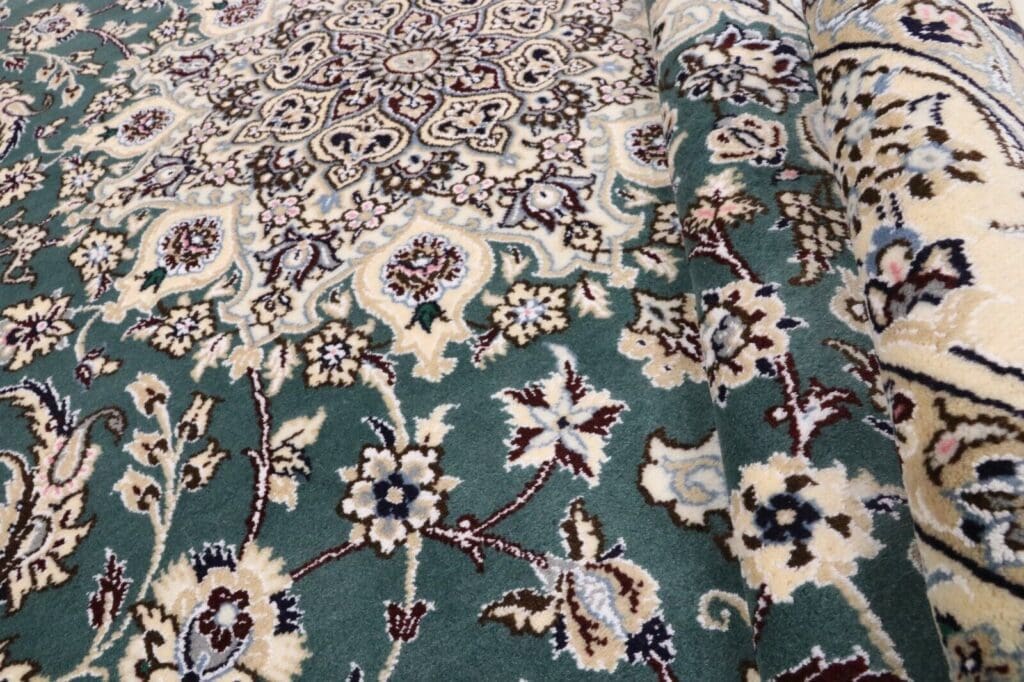 Perserteppich Nain 257 x 156 cm Wolle handgeknüpft