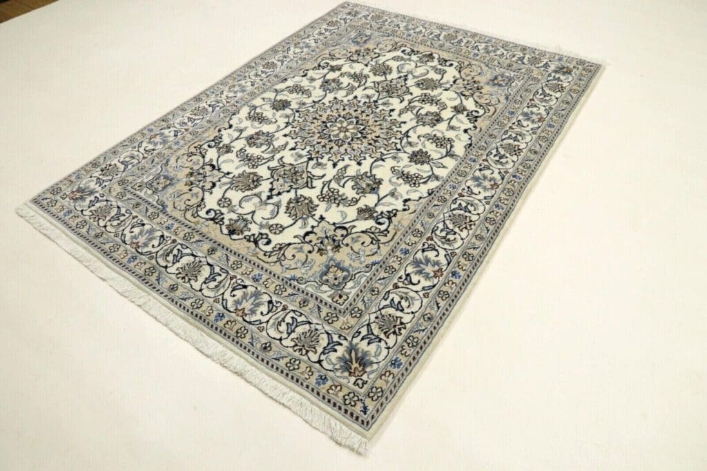 Perserteppich Nain 193 x 140 cm Wolle handgeknüpft