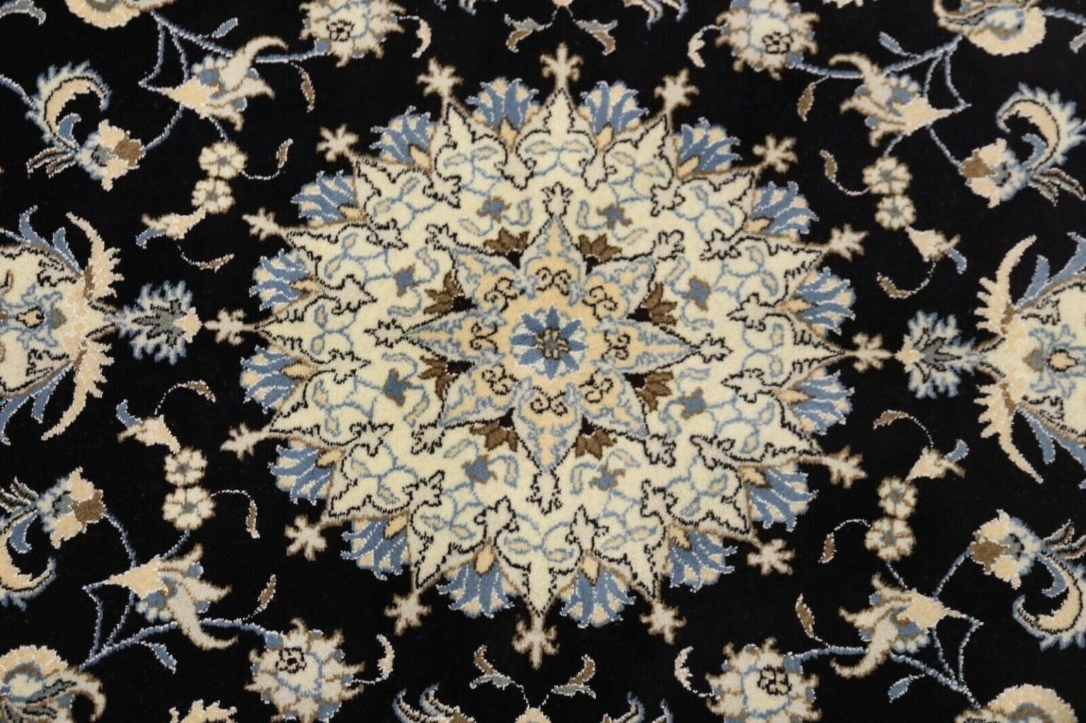 Perserteppich Nain 240 x 170 cm Wolle handgeknüpft