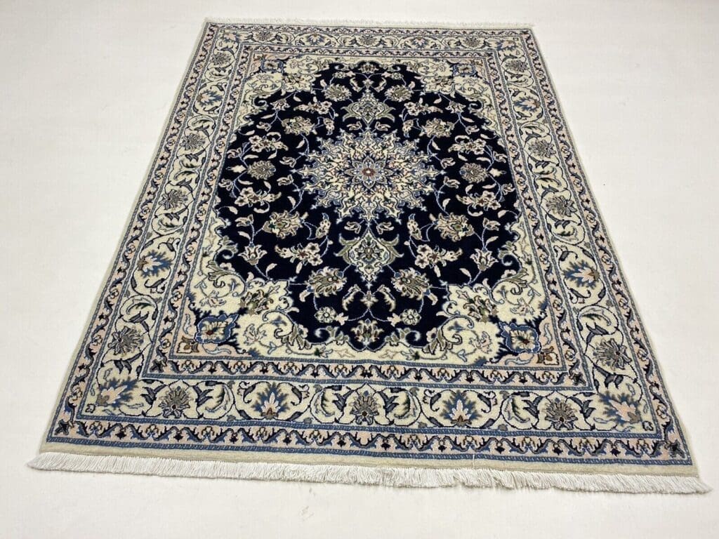 Perserteppich Nain 193 x 147 cm Wolle handgeknüpft