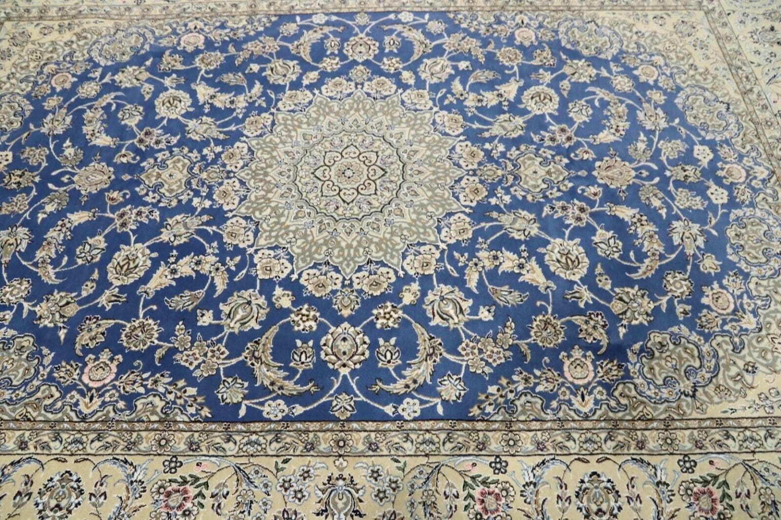 Perserteppich Nain 308 x 206 cm Wolle handgeknüpft