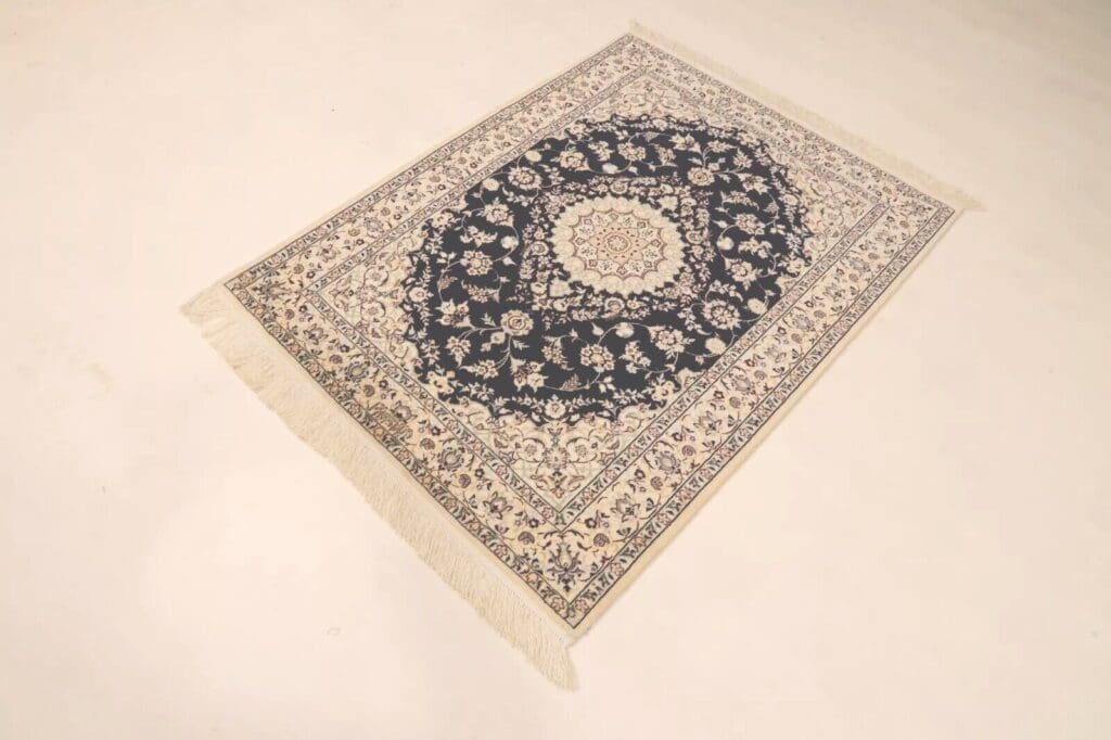 Perserteppich Nain 140 x 107 cm Korkwolle handgeknüpft