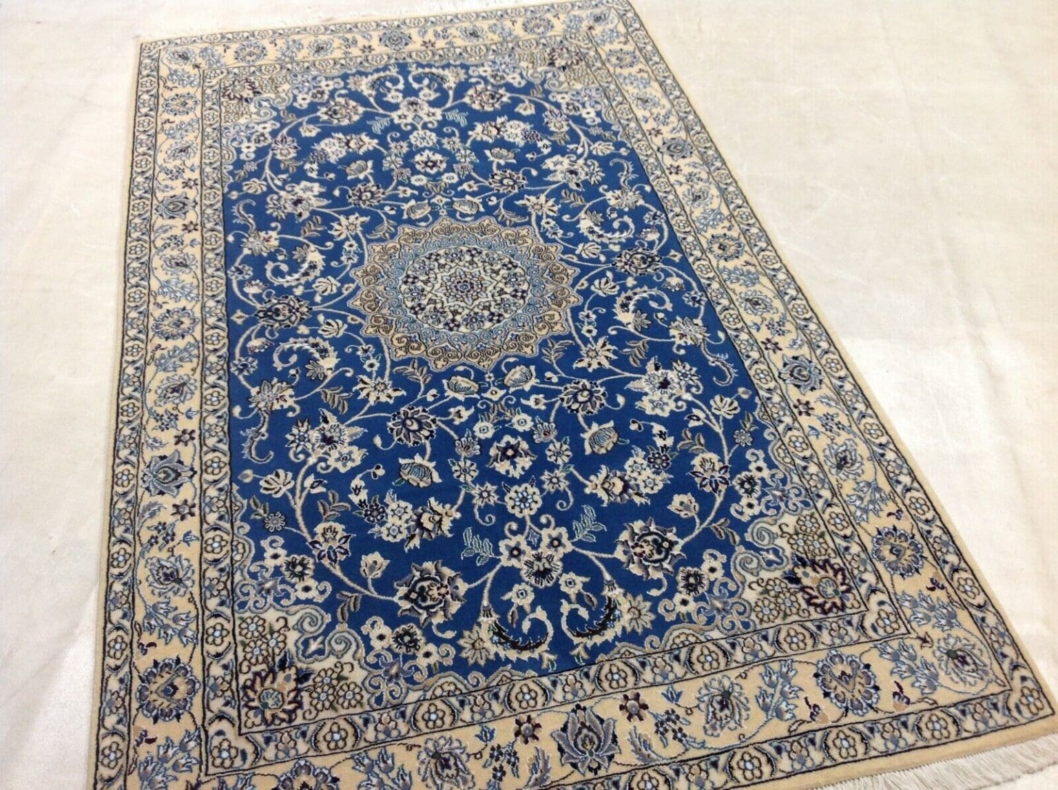 Perserteppich Nain 213 x 131 cm Wolle handgeknüpft