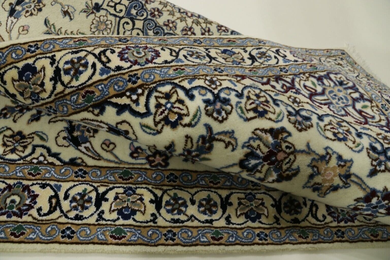 Perserteppich Nain 181 x 109 cm Wolle handgeknüpft
