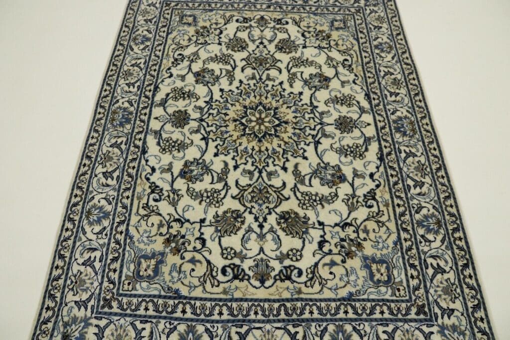 Perserteppich Nain 197 x 149 cm Wolle handgeknüpft