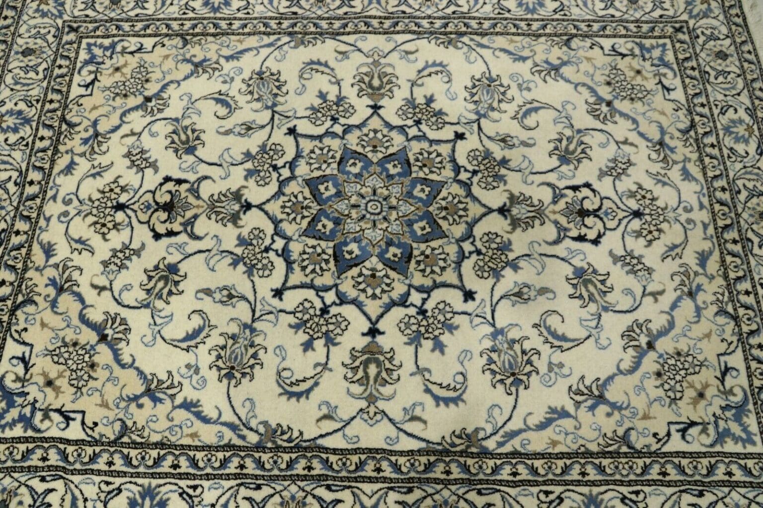 Perserteppich Nain 230 x 168 cm Wolle handgeknüpft