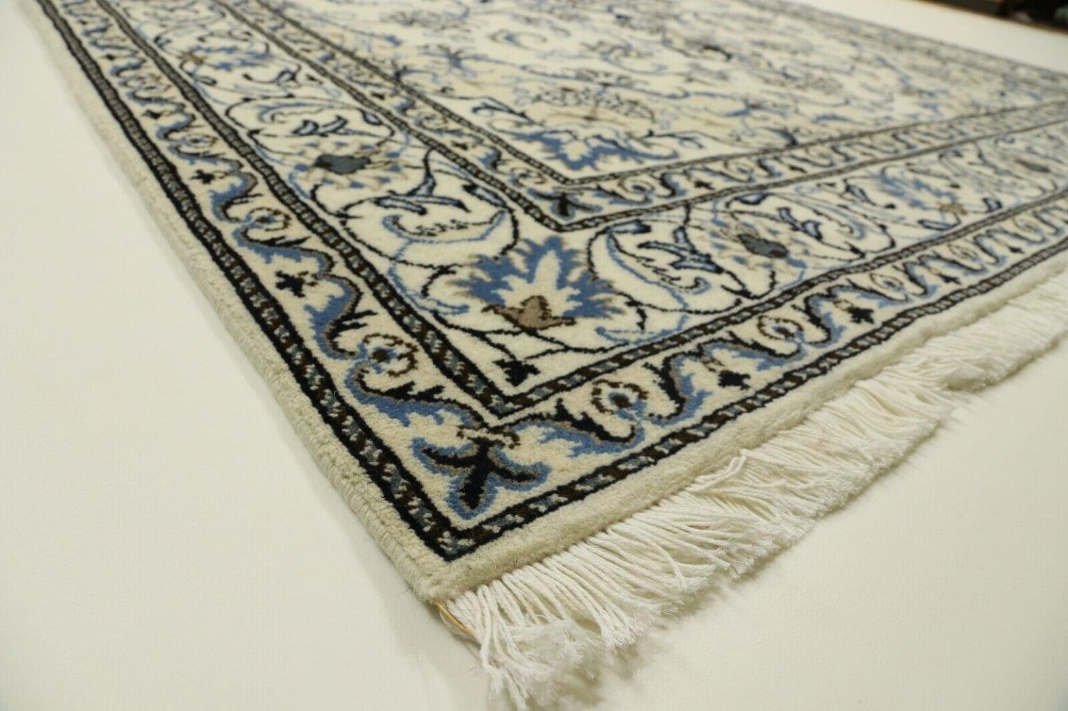 Perserteppich Nain 230 x 168 cm Wolle handgeknüpft