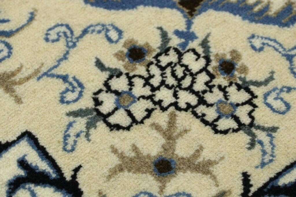 Perserteppich Nain 230 x 168 cm Wolle handgeknüpft