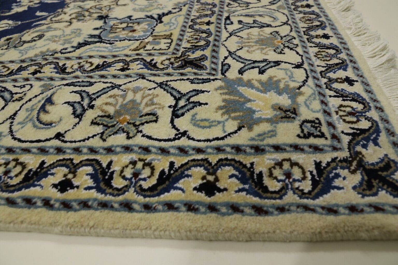 Perserteppich Nain 196 x 150 cm Wolle handgeknüpft