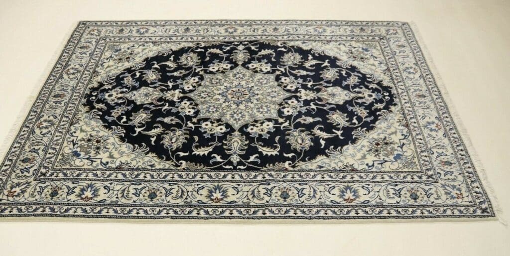 Perserteppich Nain 246 x 164 cm Wolle handgeknüpft