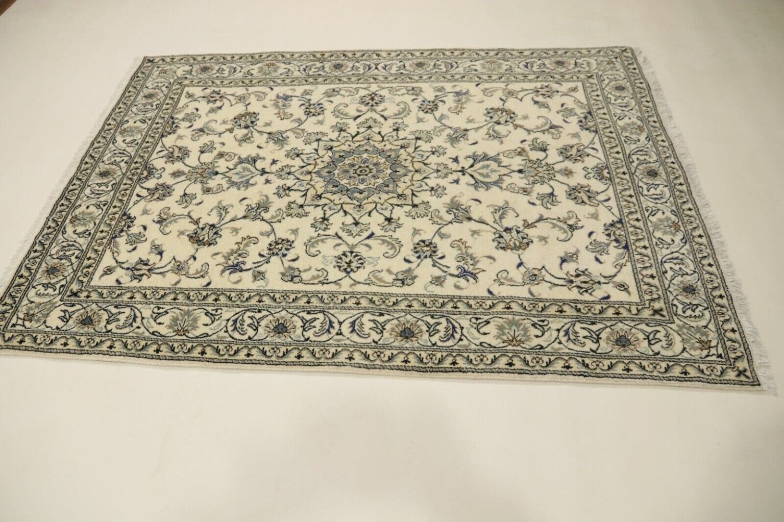 wunderschoner-orientteppich-230-x-165-cm-300000-knoten-m-90-1-1 Perserteppich Persien 230 x 165 cm Wolle handgeknüpft