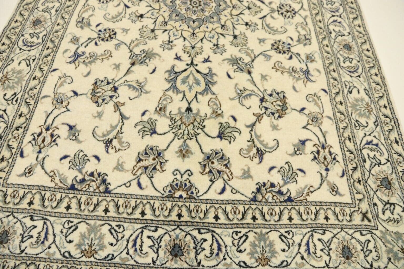 wunderschoner-orientteppich-230-x-165-cm-300000-knoten-m-90-1-6 Perserteppich Persien 230 x 165 cm Wolle handgeknüpft